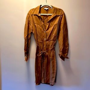 Fantastic Tobacco color Vince Shirtdress with matching belt in Linen Viscose.